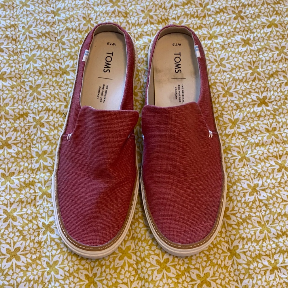 TOMS Slip Ons Size 7.5